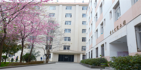 云南中医药中等专业学校招生简章