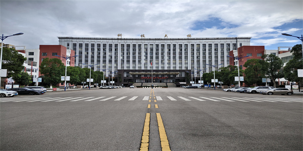 曲靖市麒麟职业技术学校招生简章