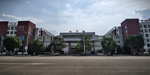 曲靖幼儿师范学校招生简章 曲靖幼儿师范学校招生简章